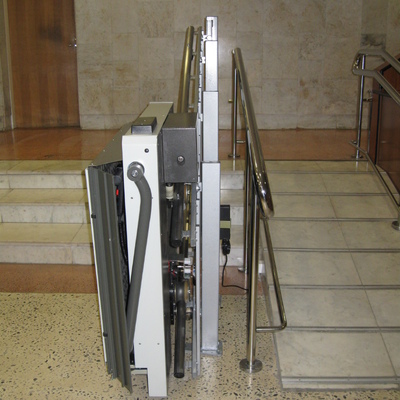 Наклонное (лестничное) подъёмное устройство с платформой БК 320, стандартное исполнение